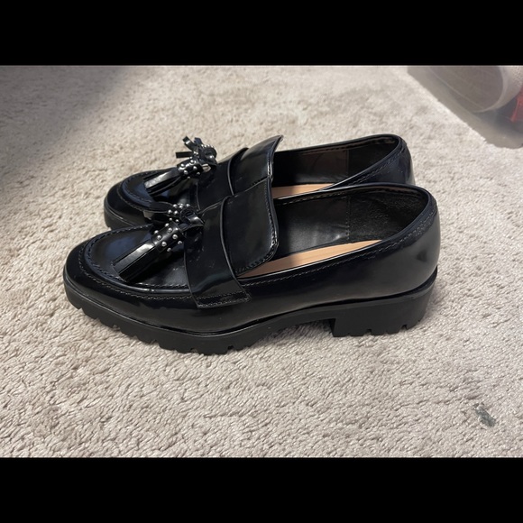Like-New ZARA heeled loafers (black) - Picture 1 of 6